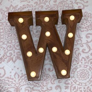 Light-Up W Initial Wall Decor